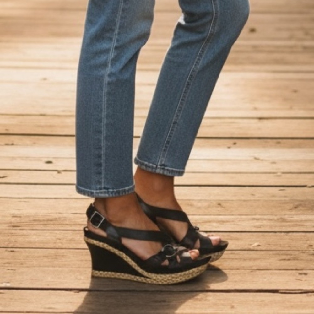 NWOT Earthies Black Wedge Sandals with Cross Straps and Platform Heel
